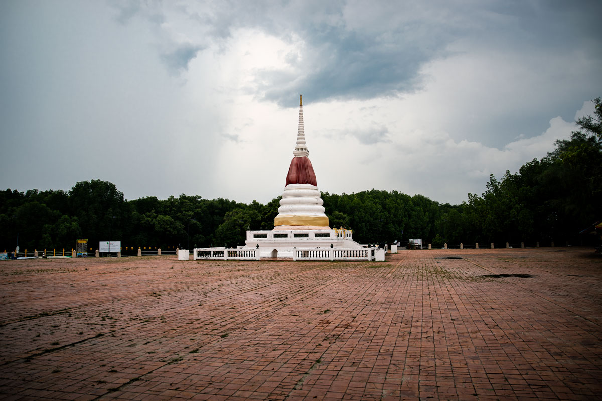 Phra Chedi Klang Nam (Samut Chedi)