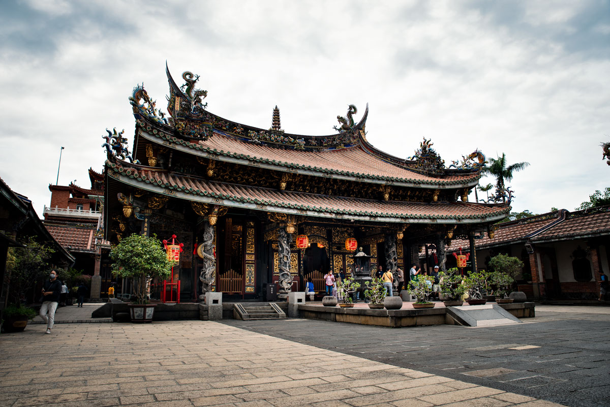 Dalongdong Baoan Temple in Taipei