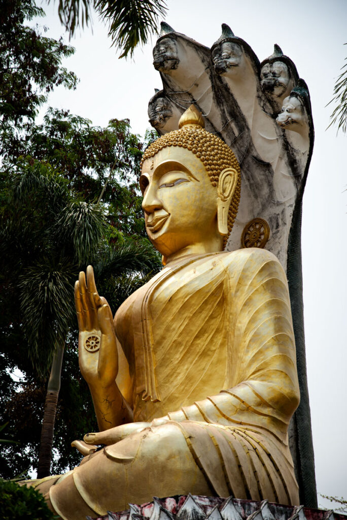 Wat Tham Khuha Sawan