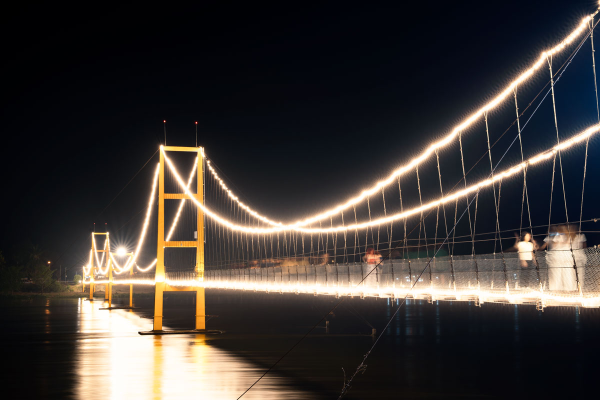 Tak Walking Bridge