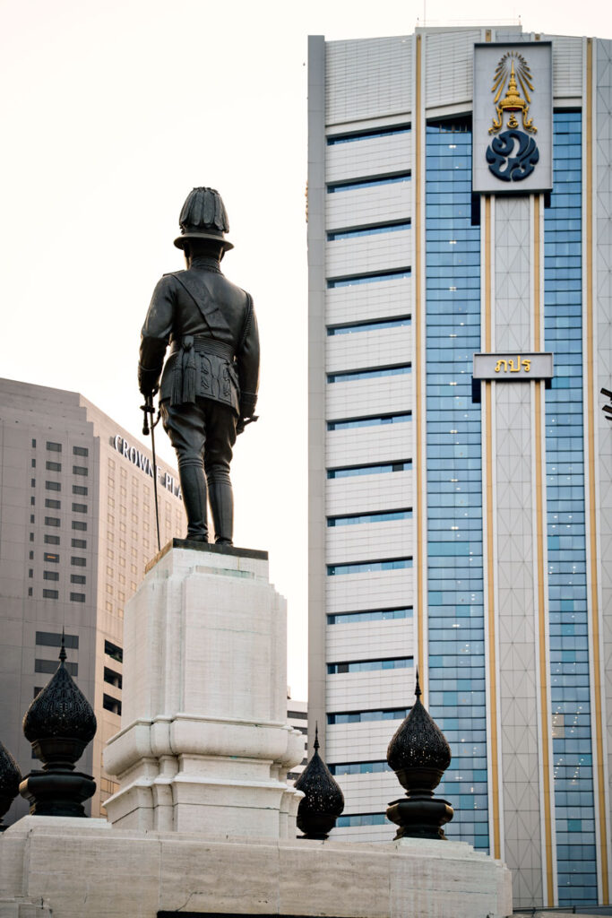 King Rama VI Monument in Lumphini Park