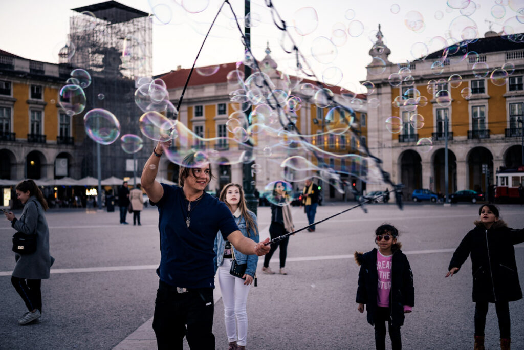 Soap-Bubbles-Artist in Lisbon